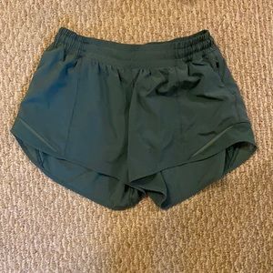 GREEN rare lululemon hotty hot shorts 4 inch